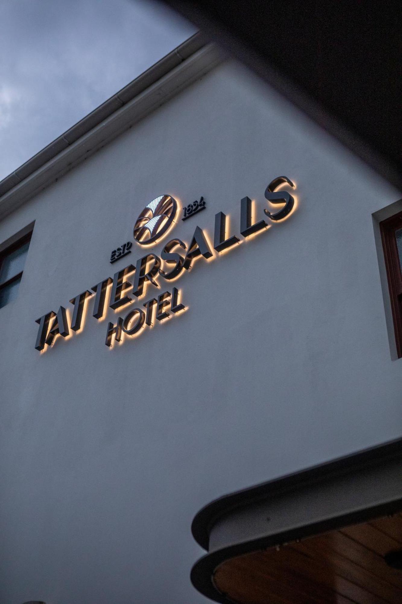 Tattersalls Hotel Armidale Buitenkant foto